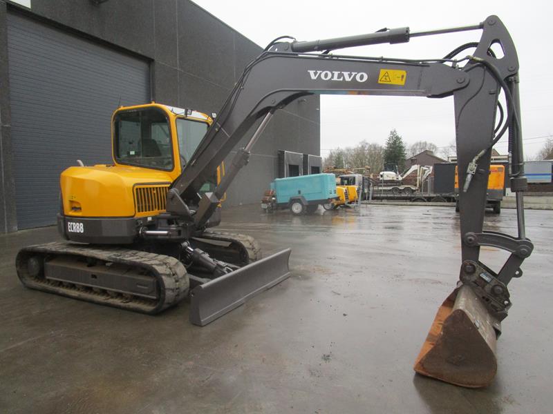 Mini-pelle Volvo ECR88 (2011) – 8,5T – Moteur 42 kW – occasion