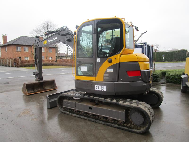 Mini-pelle Volvo ECR88 (2011) – 8,5T – Moteur 42 kW – occasion – Image 4