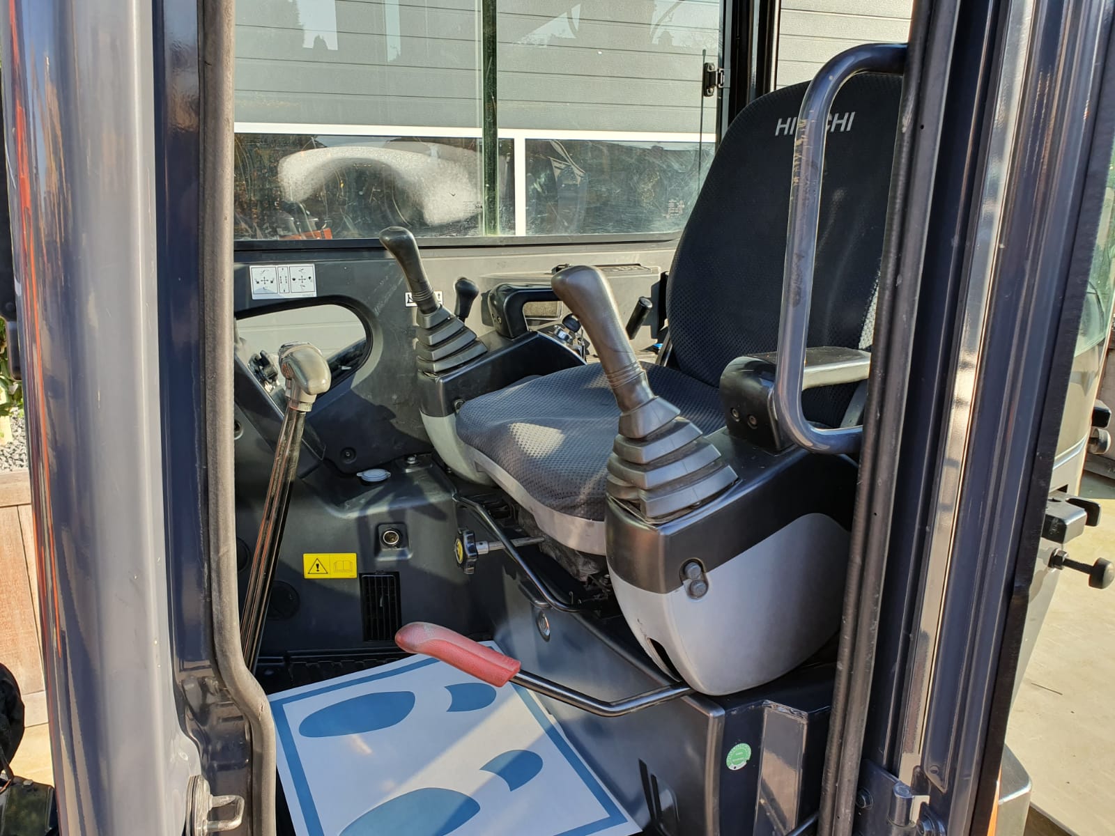 Mini-pelle Hitachi ZX22U-2 CLR (2014) – 2,53T – occasion – Image 2