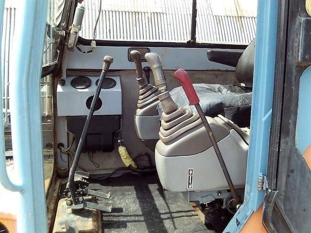 Mini-Pelle Hitachi EX 40 d’Occasion – 4,1T (2000) avec 3 Godets – Image 5