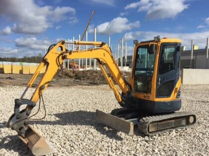 Mini-Pelle Hyundai Robex 27Z-9 d’Occasion (2011) – 2,8T avec 3 Godets