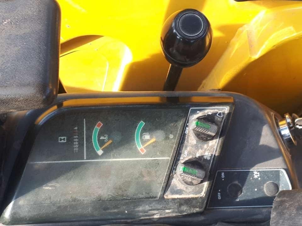 Mini-Pelle Komatsu PC27R d’Occasion (1998) – 3 Tonnes, 5 099 h – Image 6